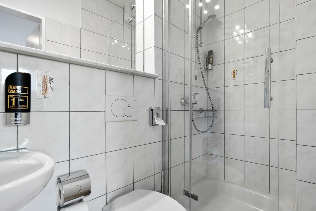 Apartment 4, Direkt Am Bahnhof Aachen Exteriör bild